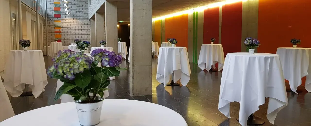 Eulachhallen Foyer mit Apero-Bestuhlung