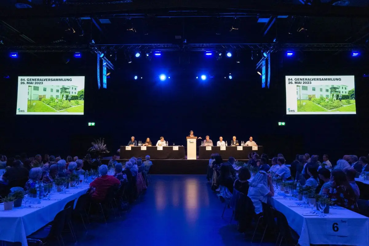 Generalversammlung GWG Winterthur_Bühne und Bankettbestuhlung