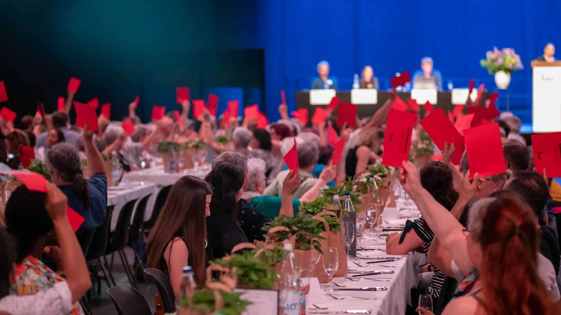 Abstimmung bei Generalversammlung -Eulachhallen Winterthur
