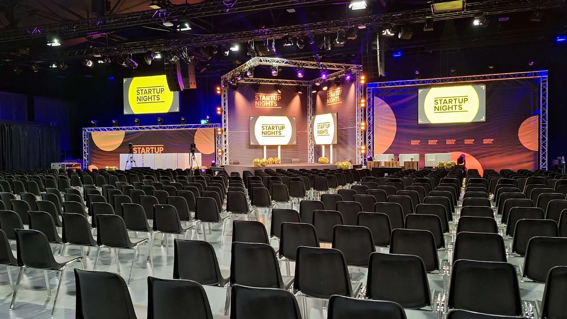 Startup Nights 2024 - Theaterbestuhlung - Main Stage