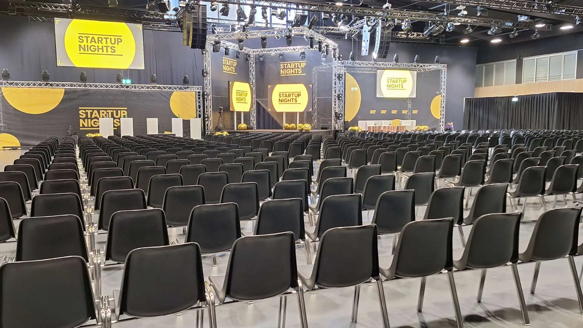 Startup Nights Winterthur 2024 - Theaterbestuhlung - Main Stage -Eulachhallen